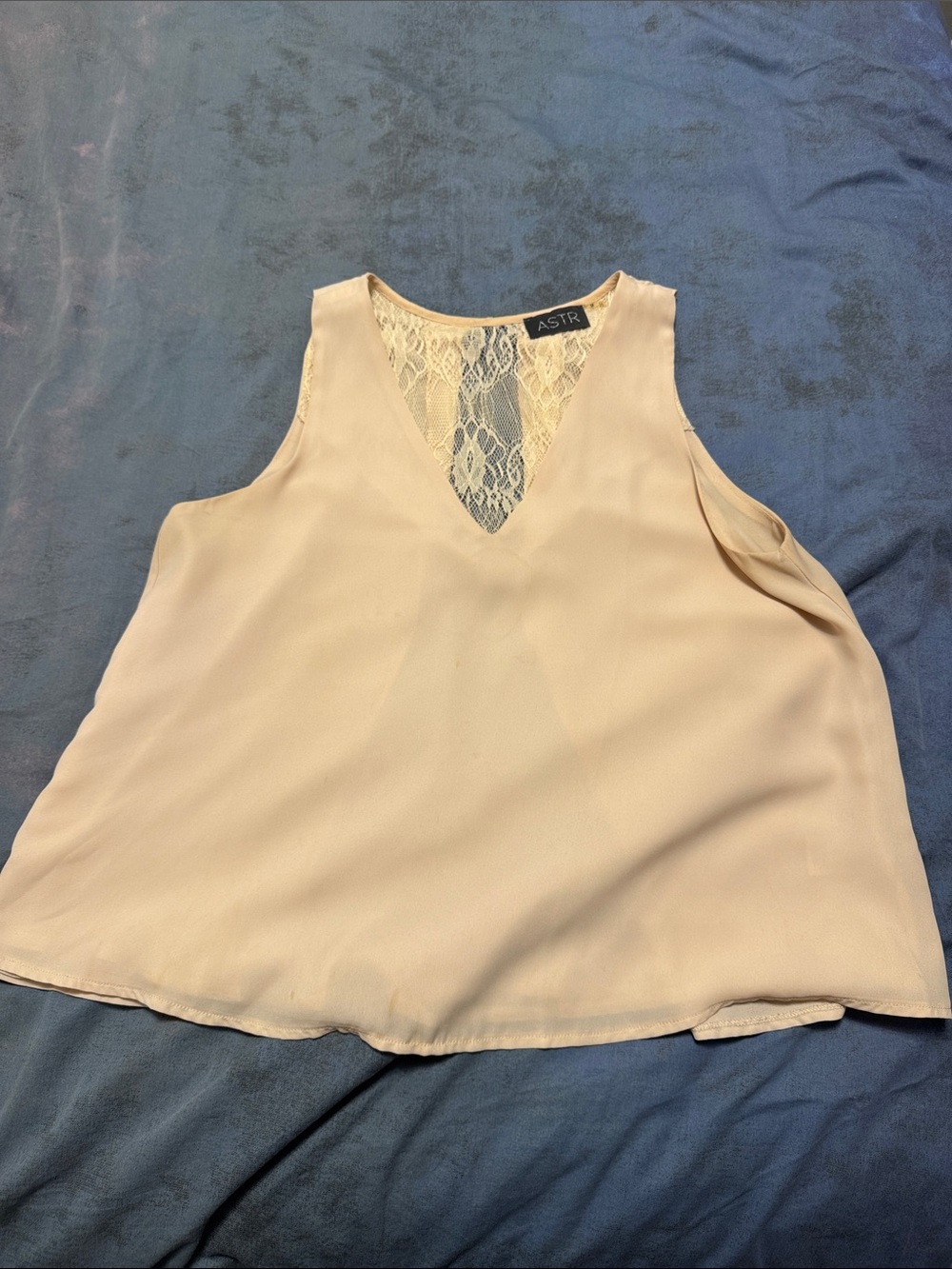 ASTR Pale Cream Lace-Trim V-Neck Sleeveless Camisole